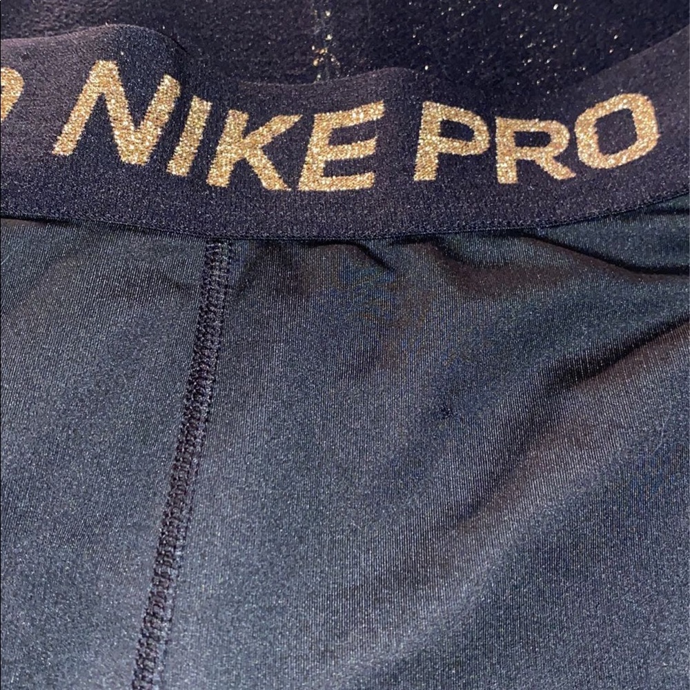 LIKE NEW nike pro leggings with shimmer detail